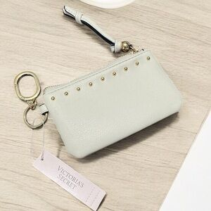 VICTORIA'S SECRET
Zip Coin Purse Keychain
